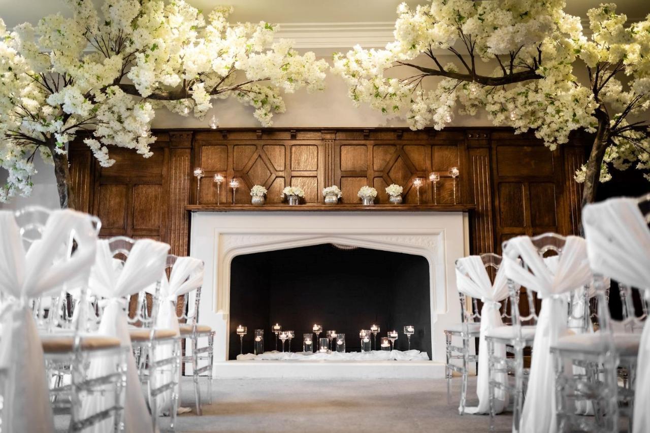 Lanelay Hall Hotel & Spa ヘンソル エクステリア 写真 The Chapel