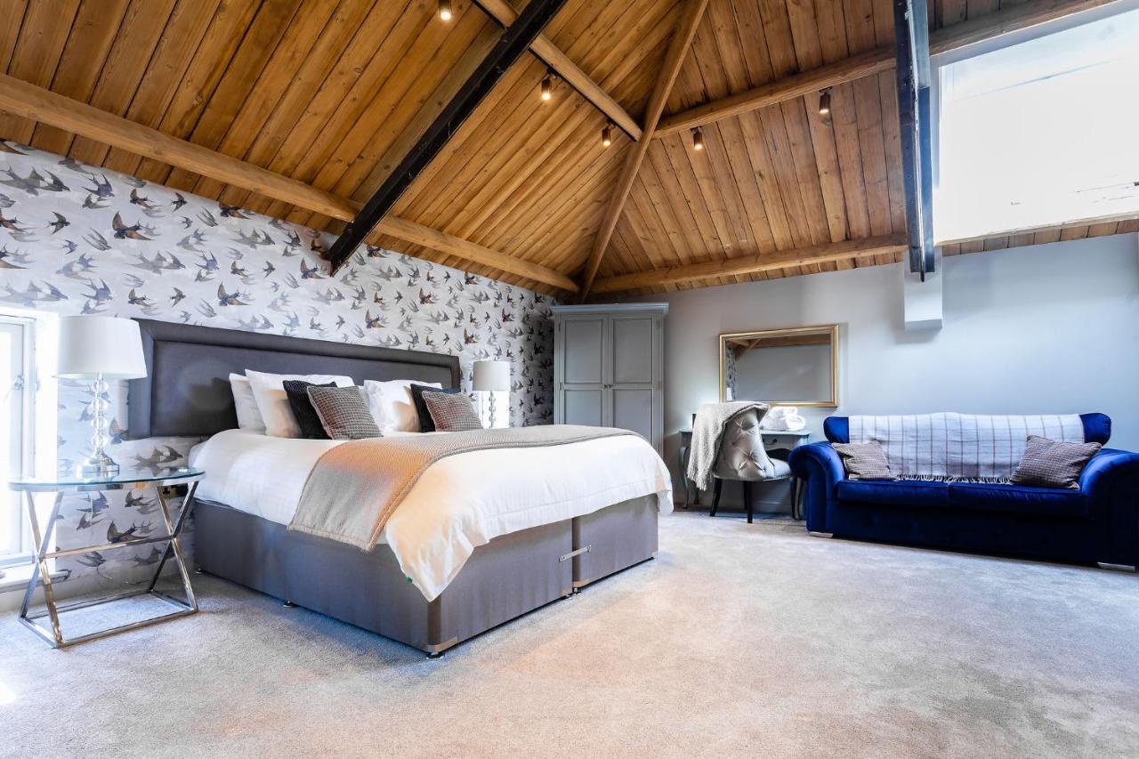 Lanelay Hall Hotel & Spa ヘンソル エクステリア 写真 The Old Mill Hotel